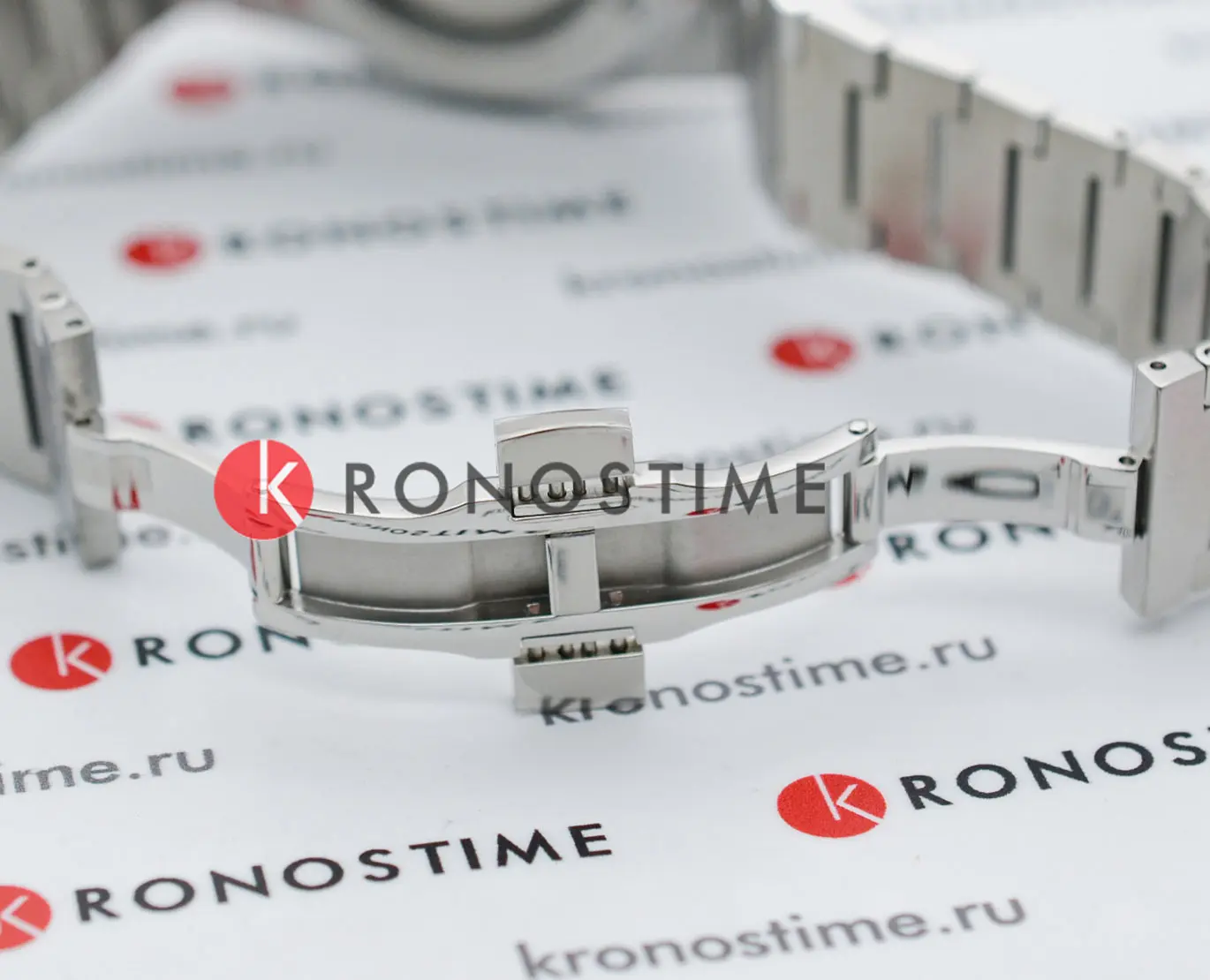 Часы Tissot PRX Powermatic 80 T1374072103100 купить в Омске по цене 108485  RUB: описание, характеристики