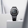 Casio GMW-B5000MB-1E мужские часы застежка крупным планом