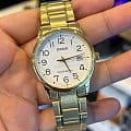 Casio Casio Collection MTP-V002G-7B2UDF (MTP-V002G-7B2) спортивные наручные часы, вид спереди