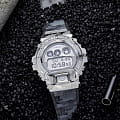 Casio GM-6900SCM-1ER мужские часы застежка крупным планом