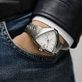 Hamilton Hamilton Ventura Elvis80 Quartz H24505111 ventura швейцарские мужские часы на браслете нержавеющая сталь боковой вид