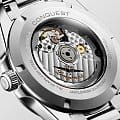 Longines L38304926 наручные мужские часы застежка крупным планом