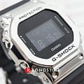  Casio Casio G-Shock GM-5600-1 на белом фоне — вид анфас