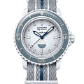 Swatch Swatch x Blancpain Antarctic ocean SO35S100  SO35S100 механические мужские часы  серый циферблат, браслет нейлон — вид спереди