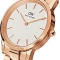 Daniel Wellington Daniel Wellington Iconic Link DW00100213  наручные женские часы фото под углом.