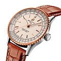 Breitling Breitling Navitimer Chronograph 43 U17329F41G1P1 , наручные мужские часы фото под углом