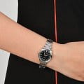 Casio LTP-V005D-1B женские часы застежка крупным планом