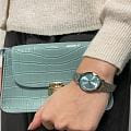 Pierre Lannier 011L661 женские часы застежка крупным планом