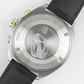 Серебристый TAG Heuer TAG Heuer Formula 1 Senna Special Edition CAZ201B.FC6487 на белом фоне — вид анфас