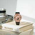 Casio GM-S110PG-1A женские часы застежка крупным планом