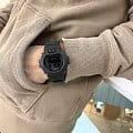 Casio Casio G-Shock DW-6900UMS-1DR g-shock японские мужские часы на браслете пластик боковой вид
