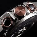 Casio MRG-G1000DC-1A наручные мужские часы застежка крупным планом