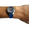 Casio LW-200-2AVEG женские часы застежка крупным планом