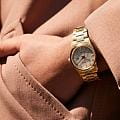 Citizen Citizen Eco-Drive EW2702-59D женские часы перламутровый циферблат на запястье