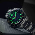 Spinnaker SP-5100-22 наручные мужские часы застежка крупным планом